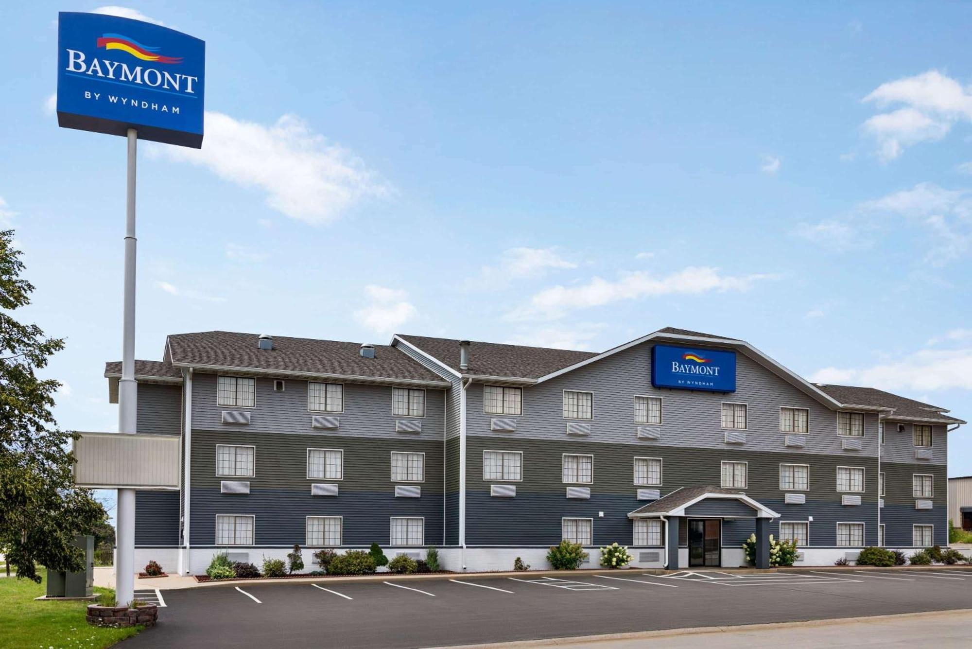 Baymont By Wyndham Cedar Rapids Ξενοδοχείο Εξωτερικό φωτογραφία