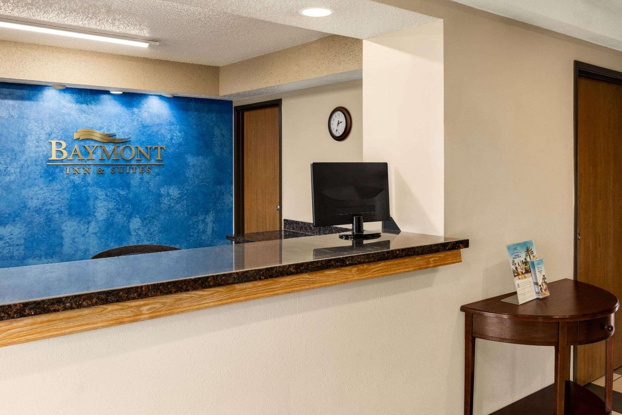 Baymont By Wyndham Cedar Rapids Ξενοδοχείο Εξωτερικό φωτογραφία